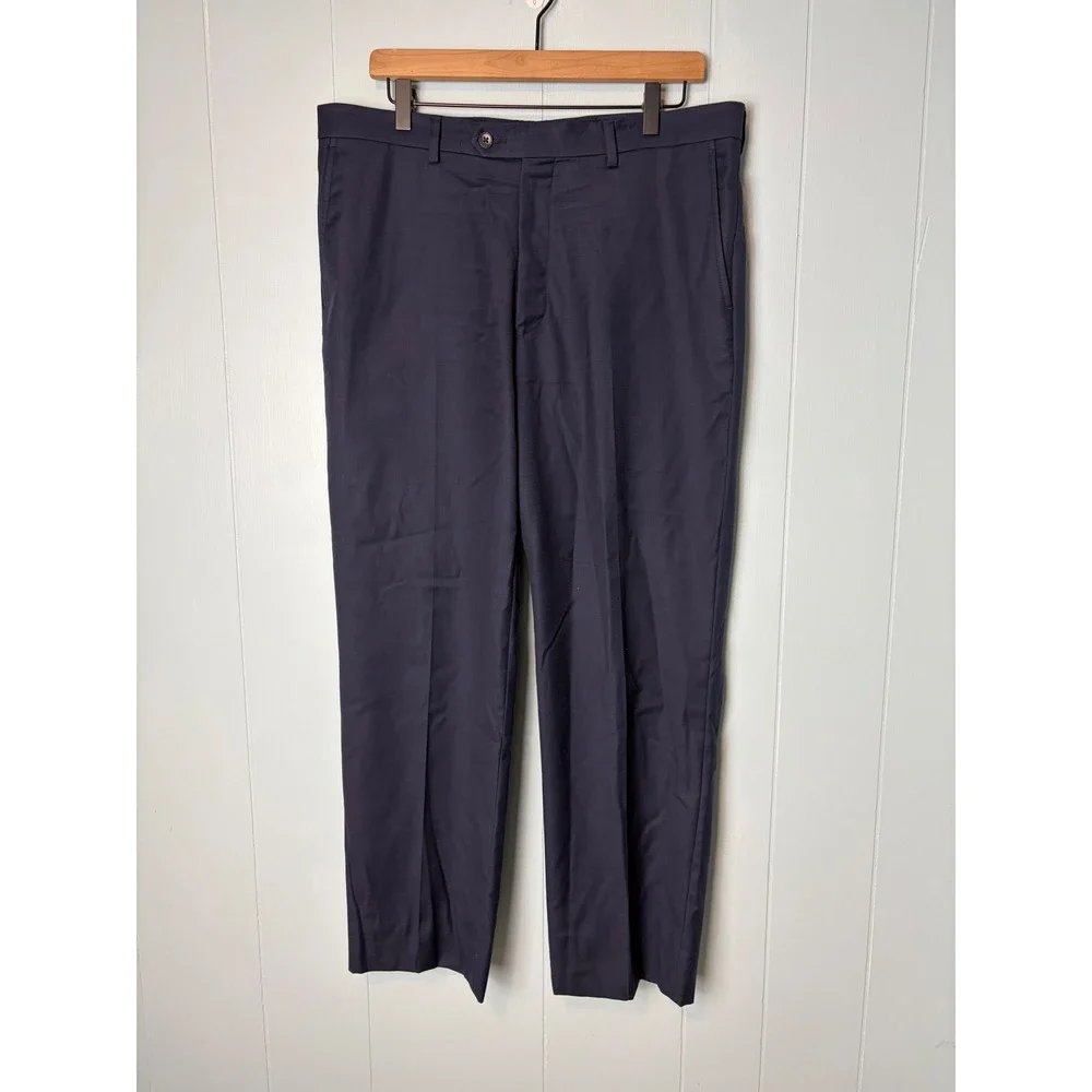 Jos. A. Bank Traveler Collection Chelsea Navy Wool Suit 46R 35 Regular Mens